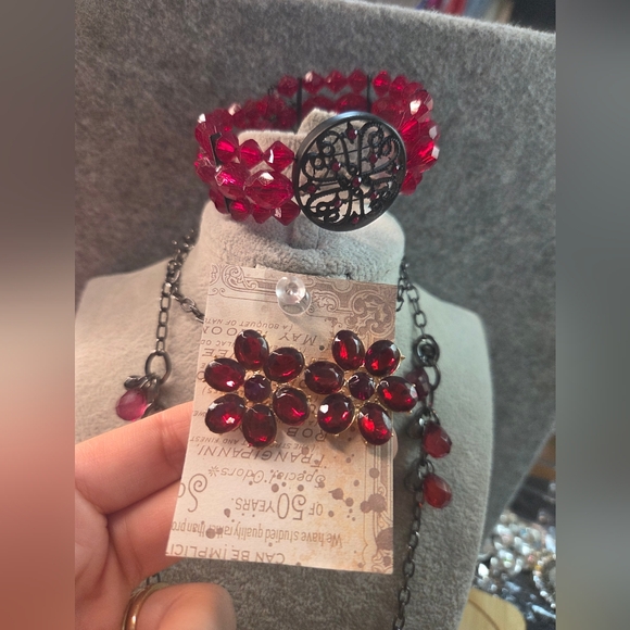 Red and Gunmetal Floral Necklace Jewelry Set - Picture 2 of 8